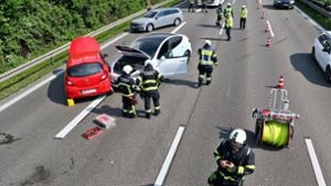 A81 bei Möglingen: Sattelzug verursacht Unfall mit zwei Autos auf A81