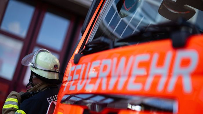 Feuerwehreinsatz in Stuttgart-Obertürkheim: Vier Verletzte bei Gebäudebrand