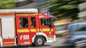 Brand in Neuhausen: Dieseltank fängt Feuer – Gebäude und Lkw durch Hitze beschädigt