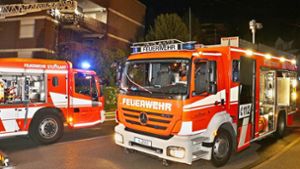 Feuerwehreinsatz in Stuttgart-Nord: Verpuffung auf brennendem Balkon  – eine Person verletzt
