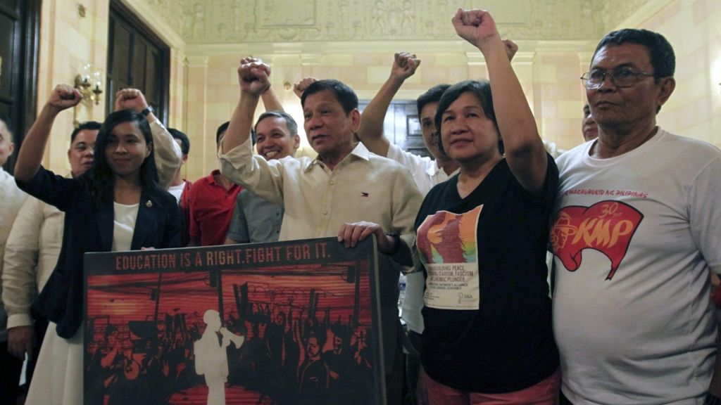 Philippinen: Umstrittener Präsident Duterte im Amt