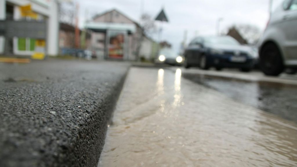 Stuttgart-Bad Cannstatt: Verkehrsbehinderungen nach Wasserrohrbruch