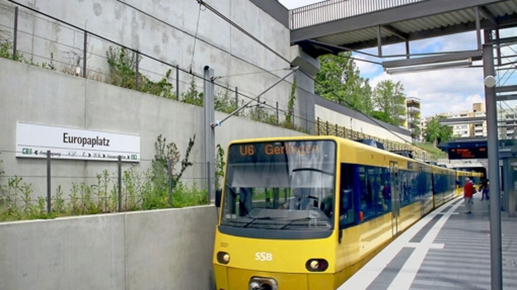 SSB: Stuttgarter Stadtbahn U 6  startet  zum   Flughafen