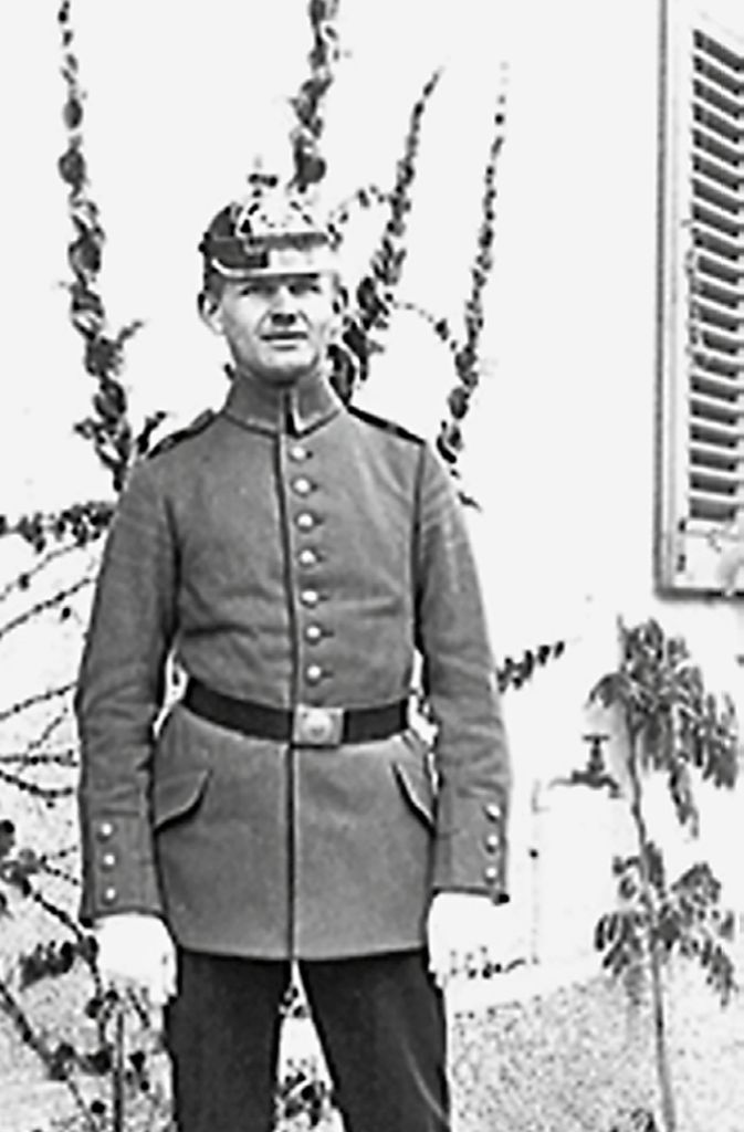 Der Firmengründer und Mathematiklehrer Adolf Mann diente als Soldat im Ersten Weltkrieg. Hier ein Bild von 1916.