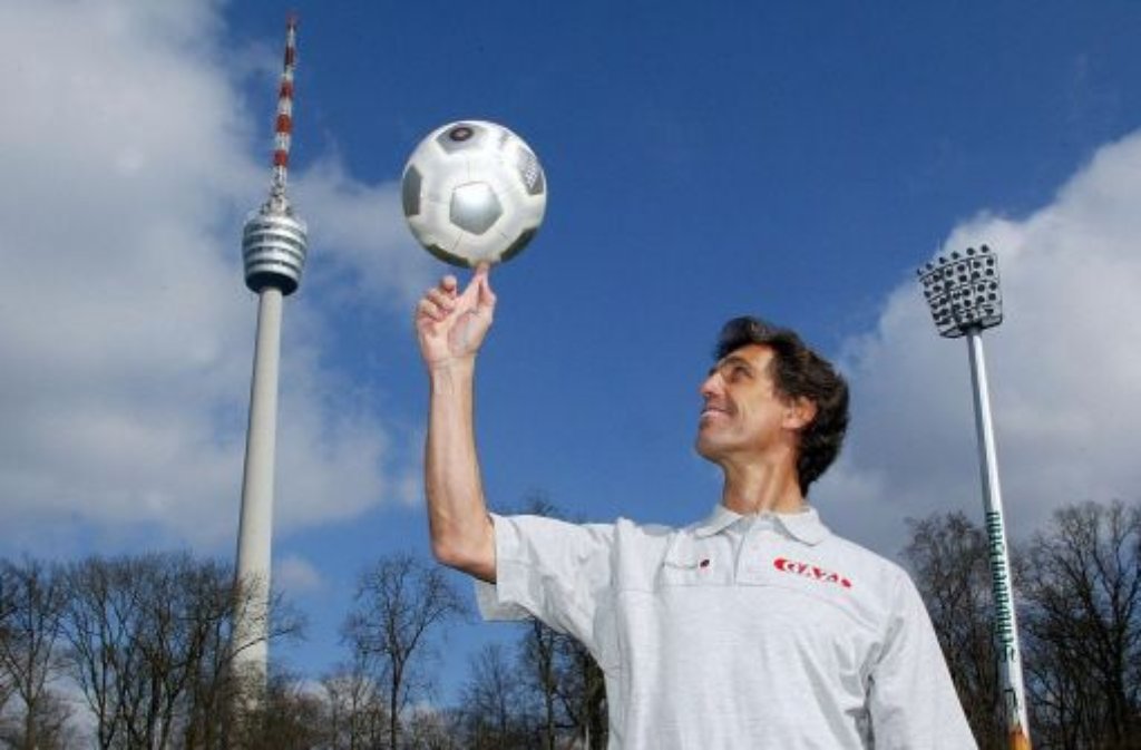 Rainer Adrion coachte die Blauen vom 10. März 2003 bis zum 27. Oktober 2003. Danach kehrte Adrion wieder zum VfB Stuttgart als Trainer der zweiten Mannschaft zurück. Auf Adrion folgte ...