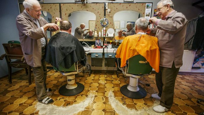 Ein Haarsalon auf der Alb: Die Brüder Hahn - ein Leben lang Friseure