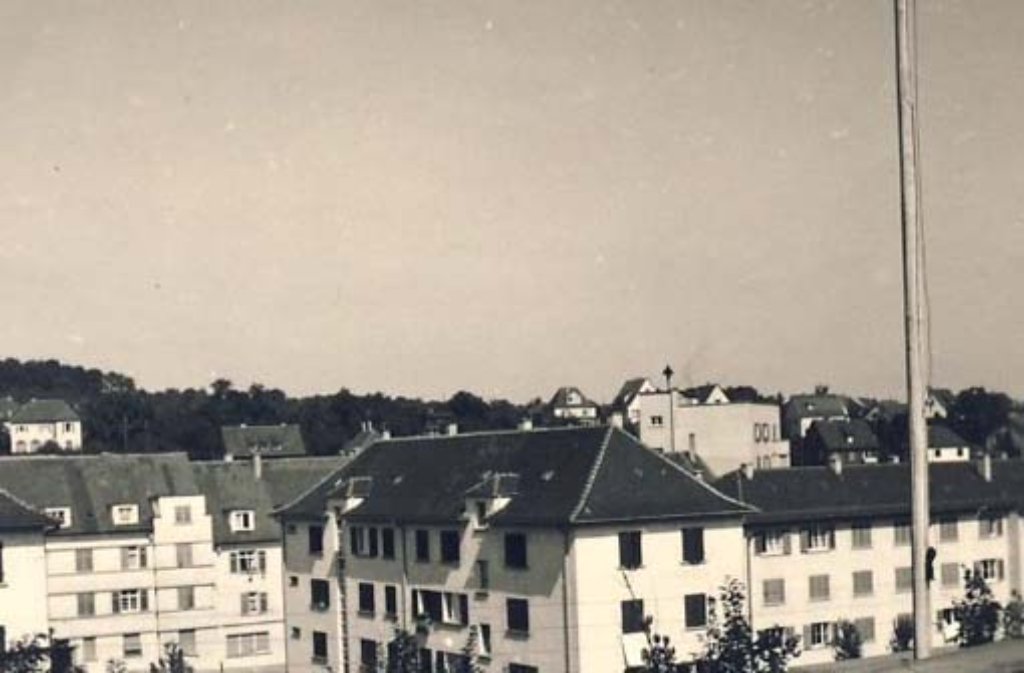 Über den Dächern der Föhrichstraße in Stuttgart-Feuerbach in den 1950er Jahren.