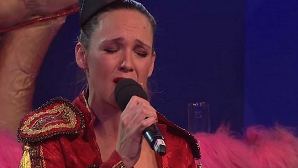 Kebekus dichtet Adele-Song um: Helau geht im Kölner Karneval gar nicht
