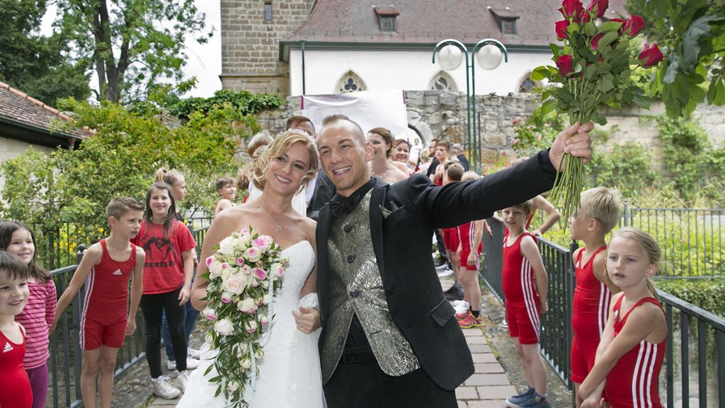Hochzeit in Echterdingen: Ringer-Weltmeister Frank Stäbler hat seine Sandra geheiratet