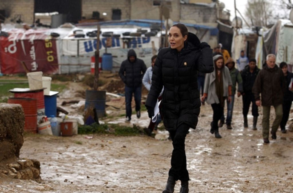 Am Dienstag hat Jolie ein Flüchtlingscamp nahe der Stadt Zahle in Libanon besucht.