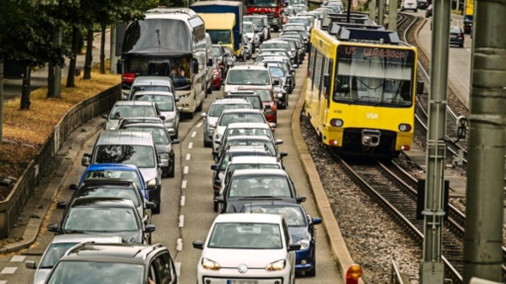 Verkehr in Stuttgart: Ortskenntnis des Lotsen beeindruckt