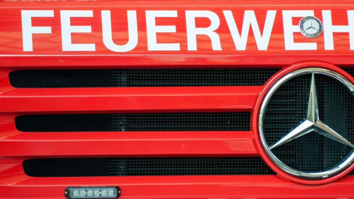 Brandstiftung in Oberjettingen: Feuerteufel zündet Auto und Toilettenhäuschen an