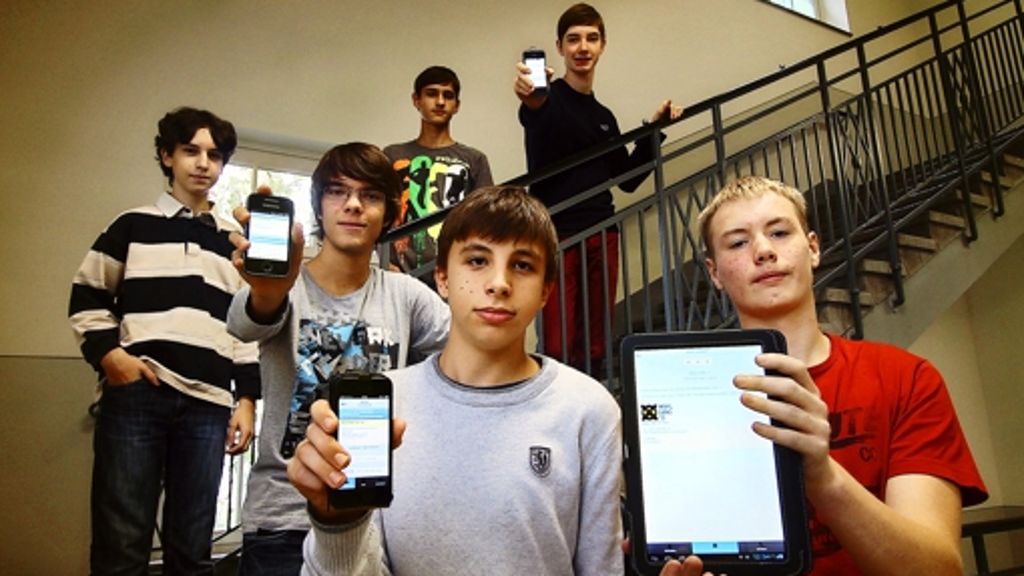Schüler entwickelt Vertretungsplan-App: Das Schwarze Brett  schlüpft in die Hosentasche