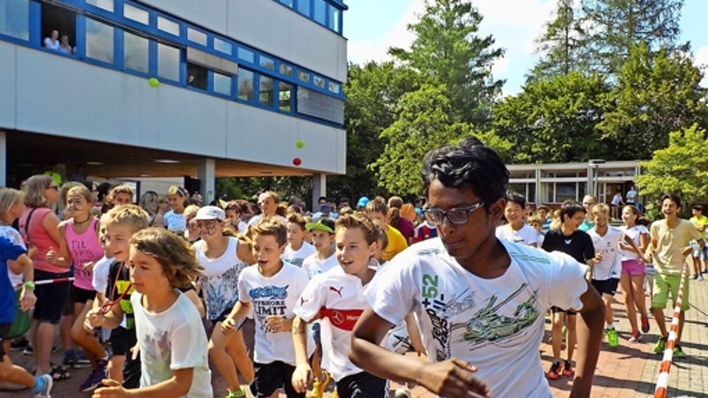 Königin-Charlotte-Gymnasium: Schüler auf dem Weg, Gutes zu tun