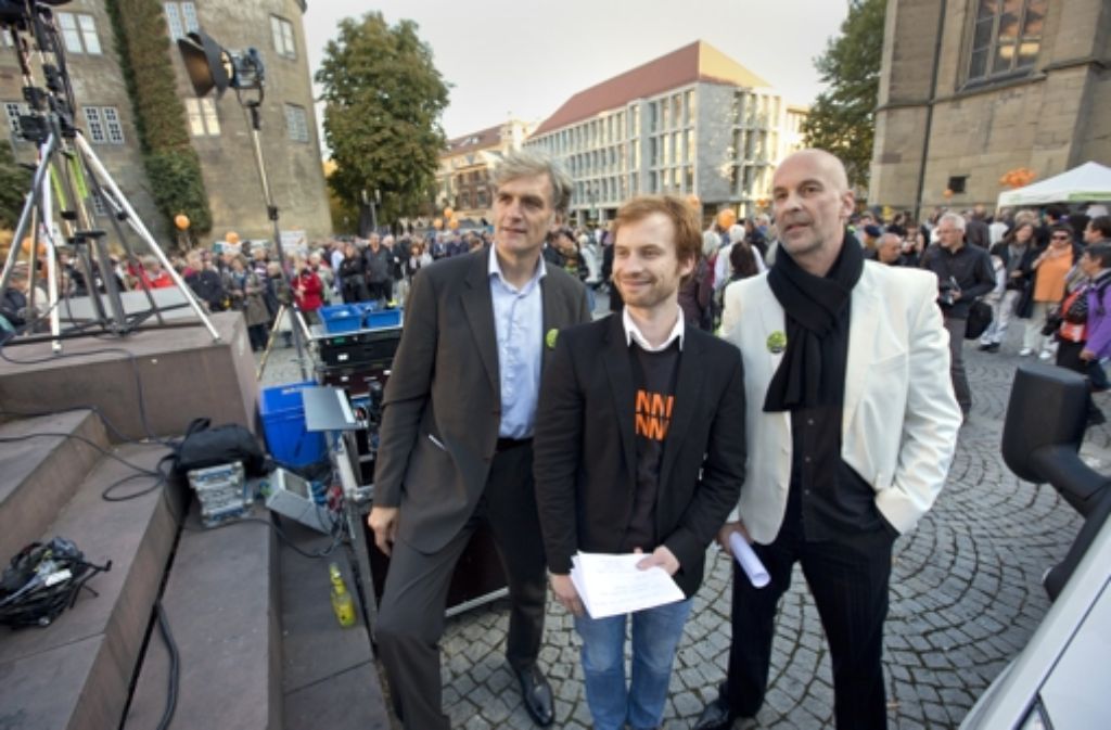 ... und politischer Aktivist (hier mit Hannes Rockenbauch, Mitte).