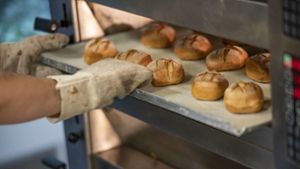 Bäckerinnen und Bäcker bekommen ab März 5,9 Prozent mehr Lohn