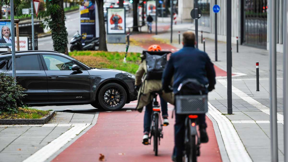 Über die Kfz-Steuer: Bezahlen Autofahrer die Radwege für Fahrradfahrer?