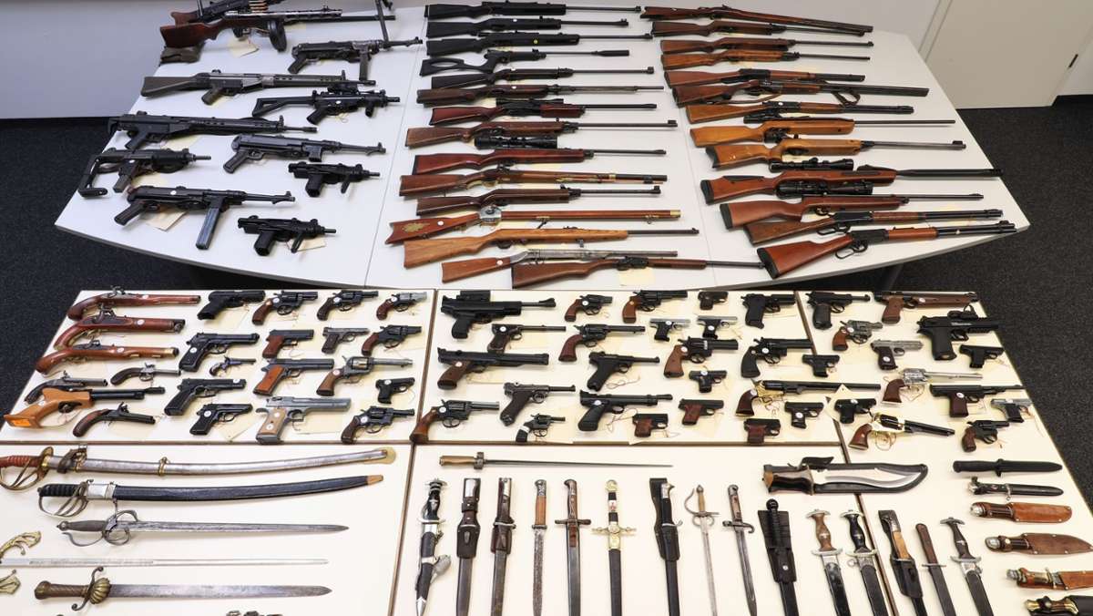 Illegale Waffensammlung in Mutlangen: Mann hortet rund 100 Schusswaffen unverschlossen