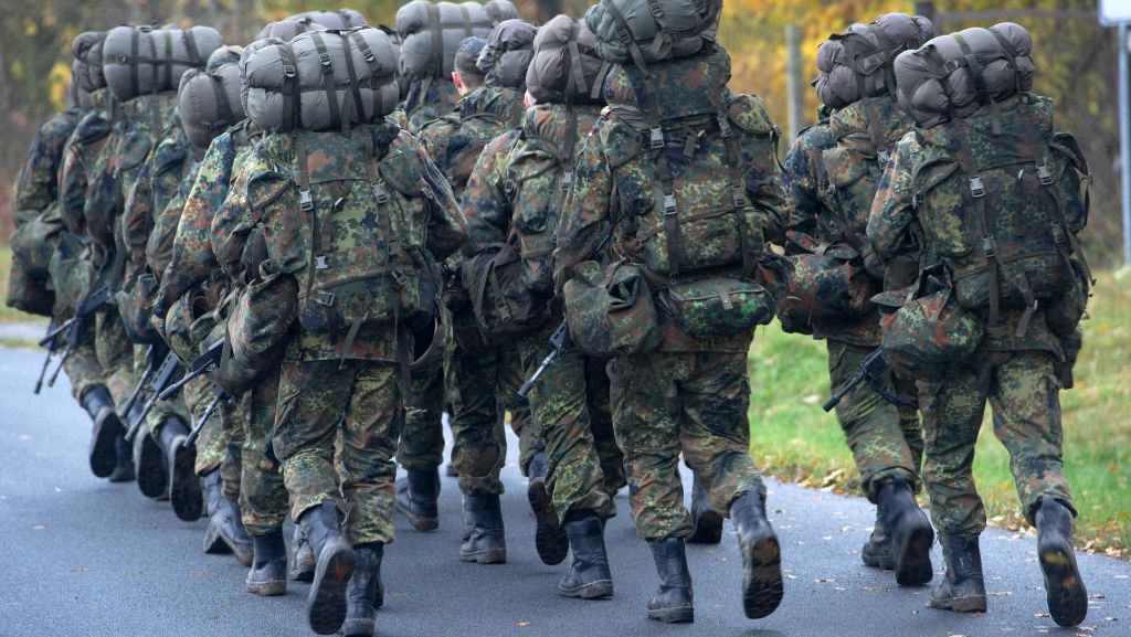Übungsmarsch der Bundeswehr: Kollabierter Soldat trank Energy Drink