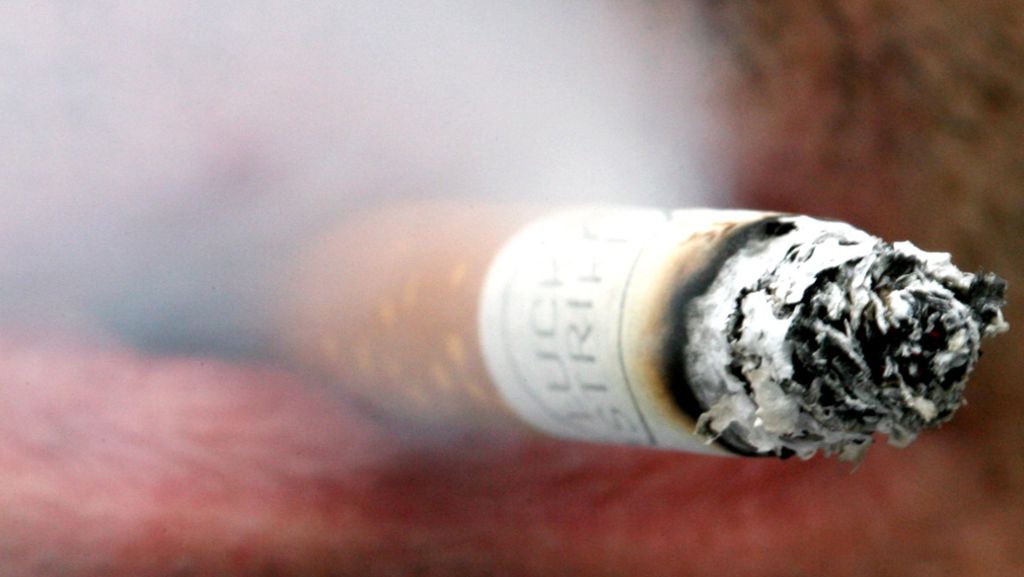 Stuttgarter Raucher müssen draußen feiern: Kein Herz für Raucher