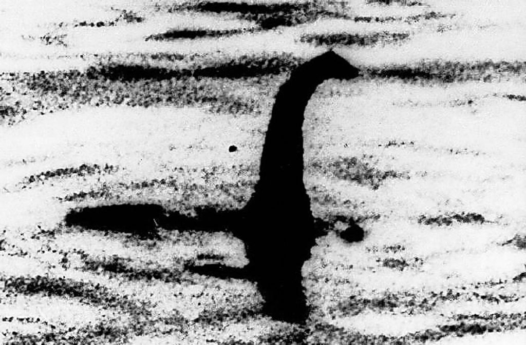 Taucht Nessi aus dem Loch Ness auf? Eine Quote von satten 334:1 (334 Euro für einen Euro Wetteinsatz) gibt es, wenn Nessi, das legendäre und in seiner Existenz unbewiesene Urzeit-Ungeheur, aus den eiskalten Fluten des schottischen Sees Loch Ness auftaucht.