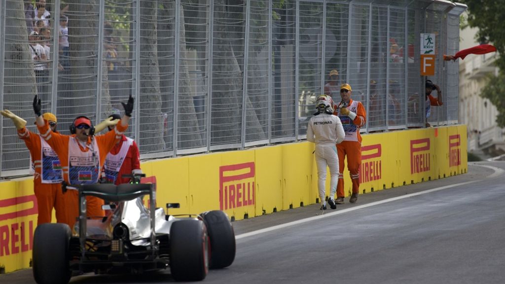 Formel Eins in Baku: Abflieger Hamilton serviert Rosberg die Pole auf dem Silbertablett