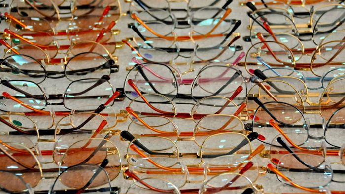 Hunderte Brillen bei Einbruch in Geschäft gestohlen