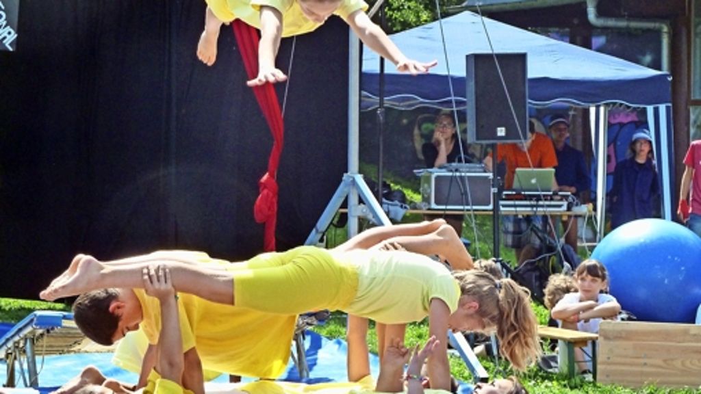 Zirkusvorstellung in Botnang: Manege frei für junge Artisten