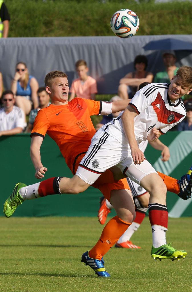 Der niederländische Innenverteidiger Matthijs de Ligt von Ajax Amsterdam debütierte schon in der A-Nationalmannschaft, obwohl er erst 18 Jahre alt ist.