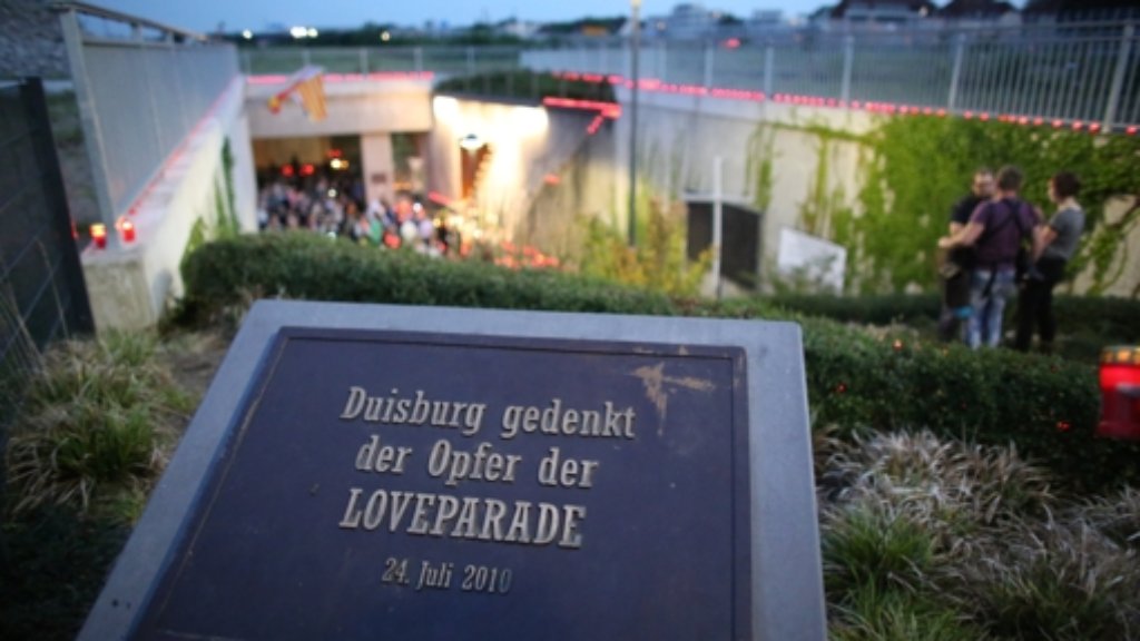 Nacht der 1000 Lichter: Duisburg gedenkt der Loveparade-Opfer