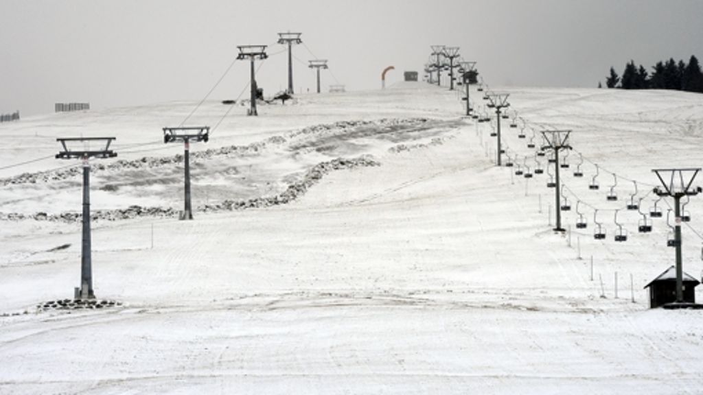 Sportfachhandel: Ohne Schnee bleiben die Skier im Regal