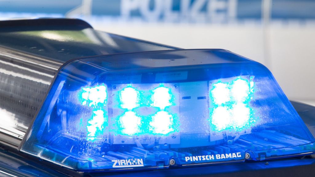 Blaulicht aus Stuttgart: Mann besprüht parkende Autos mit Farbe
