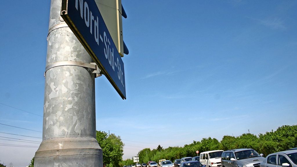 Stau in Stuttgart-Möhringen: Verkehrsfluss auf der Nord-Süd-Straße verbessern
