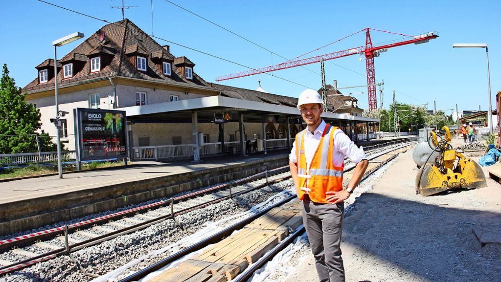 Haltepunkt Stuttgart-Feuerbach: Die Aufzüge  am Bahnhof werden  2019          gebaut