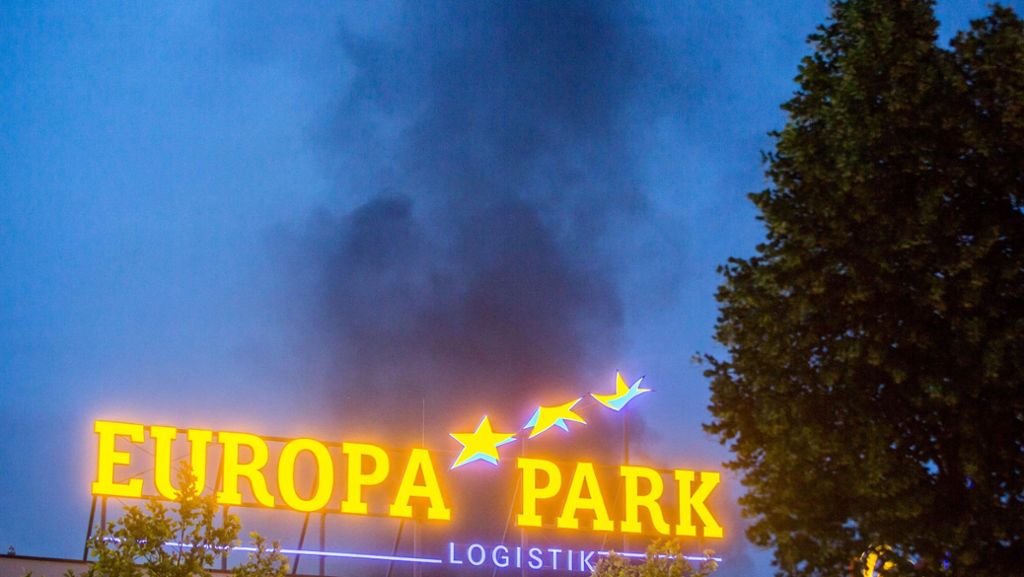 Feuer in Europa-Park Rust gelöscht: Innenminister Strobl richtet Worte an Helfer