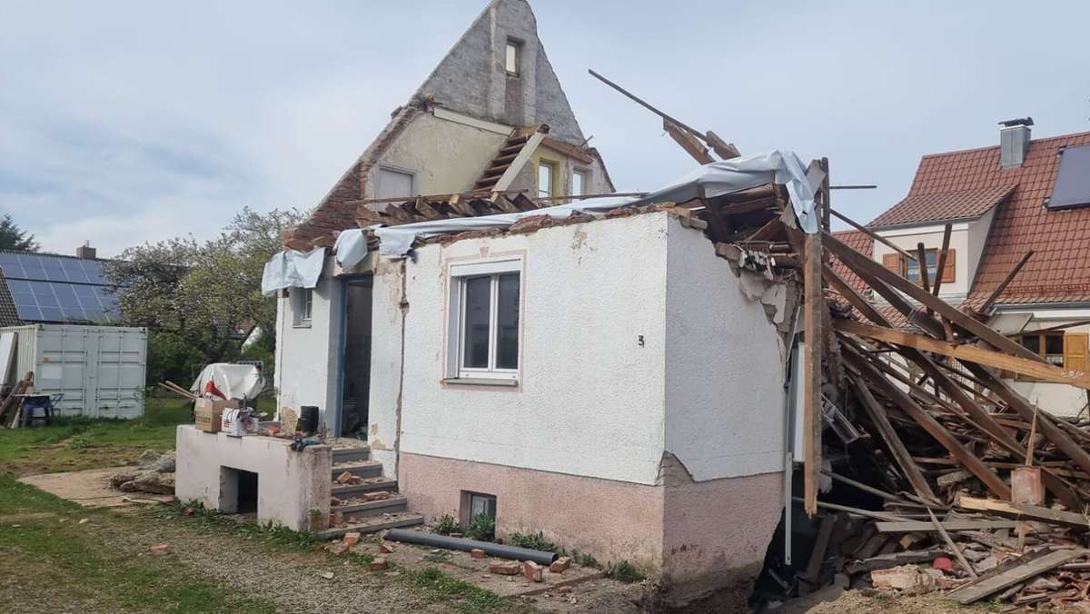 Memmingen: Hausdach eingestürzt - ein Toter