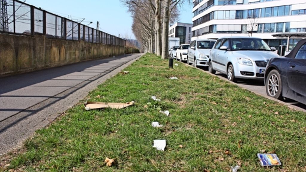 Wilder Müll in Bad Cannstatt: Dreckige Grünstreifen ärgern Anwohner