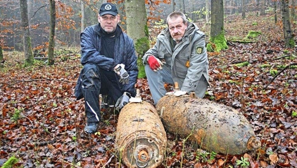 Einsatz der Kampfmittelbeseitigung in Aidlingen: Hobbyhistoriker  stößt  im Wald auf Fliegerbomben