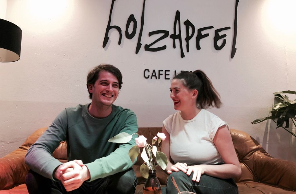 Freuen sich über den zweiten Geburtstag ihres gemeinsamen Cafés: Nina und Moritz Holzapfel.