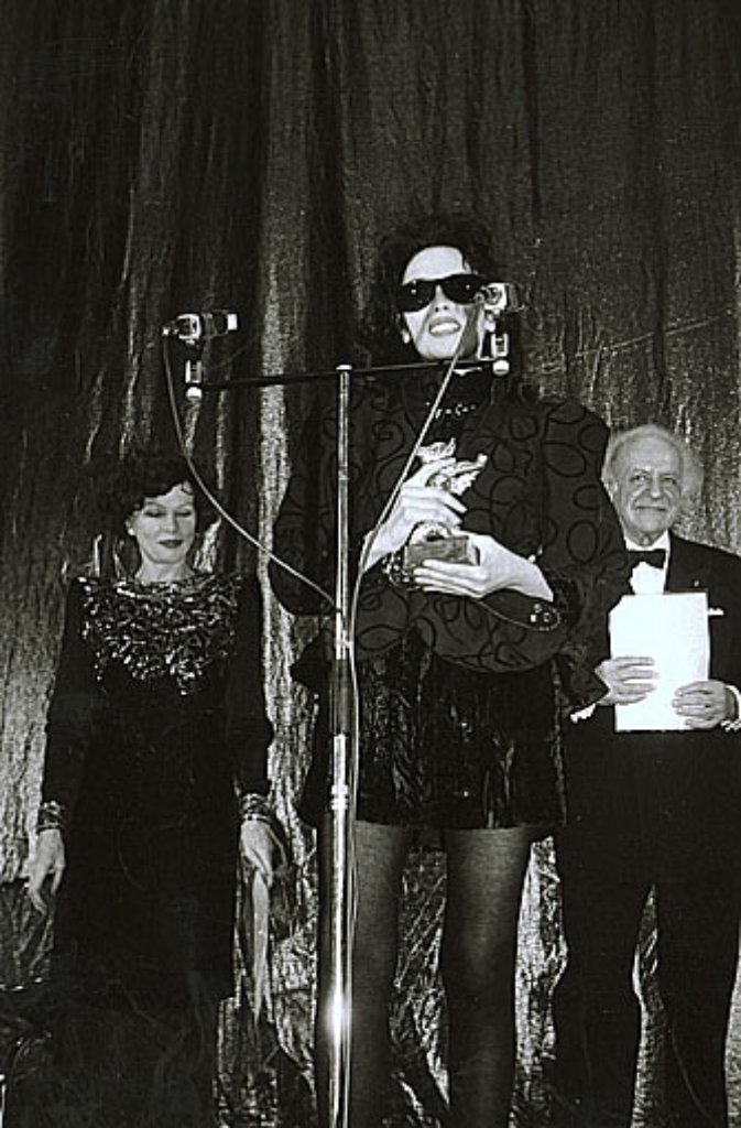 1989: Isabelle Adjani bekommt den Silbernen Bären als Beste Darstellerin für "Camille Claudel".