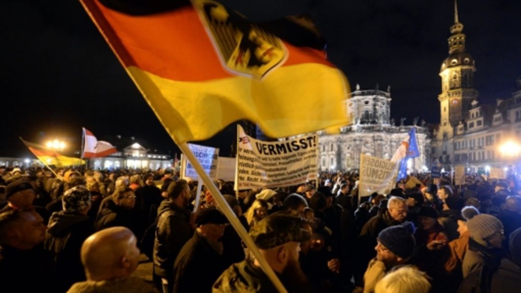 AfD: Friedrich: Merkel lässt Pegida stärker werden