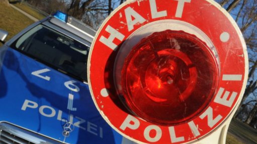 Blaulicht aus Stuttgart: 23. November: Polizisten mit Spritze gestochen