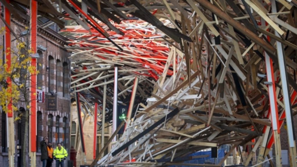 Debakel in der Kulturhauptstadt 2015: Im belgischen Mons bricht Installation zusammen
