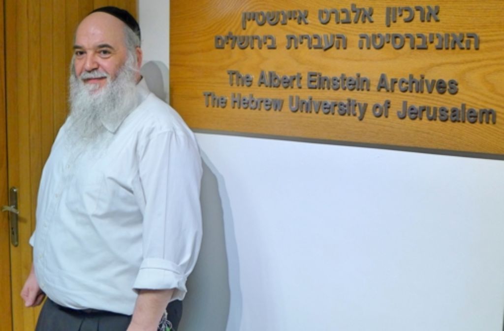 Der Österreicher Roni Grosz, ein orthodoxer Jude, leitet seit elf Jahren das Einstein-Archiv in Jerusalem – ein wichtiger Teil der dortigen Hebräischen Universität, wie die nächsten Bilder zeigen.