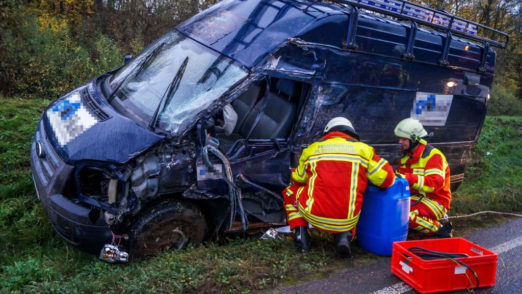 Unfall in Pleidelsheim: Transporter kollidiert mit zu schnellem LKW