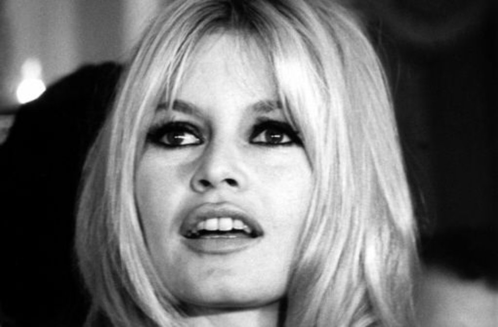 Sie machte die Zahnlücke salonfähig: Brigitte Bardot brachte den "Glückszahn", wie die Franzosen ihn nennen, sogar in alle französischen Rathäuser - von 1970 bis 1978 trug die Marianne, Frankreichs Nationalfigur, die Züge der schönen Schauspielerin.