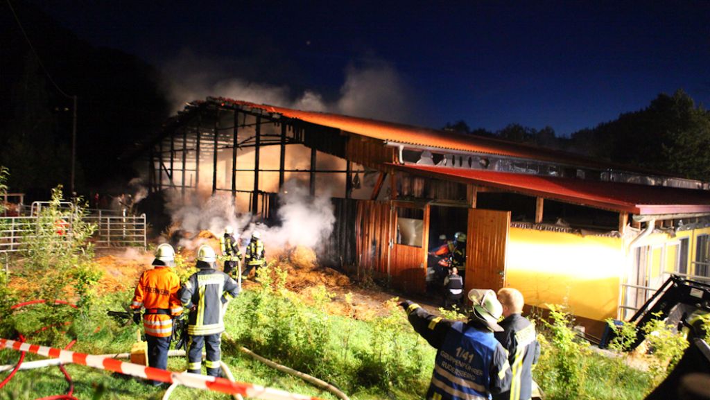 Rudersberg: Reithalle geht in Flammen auf