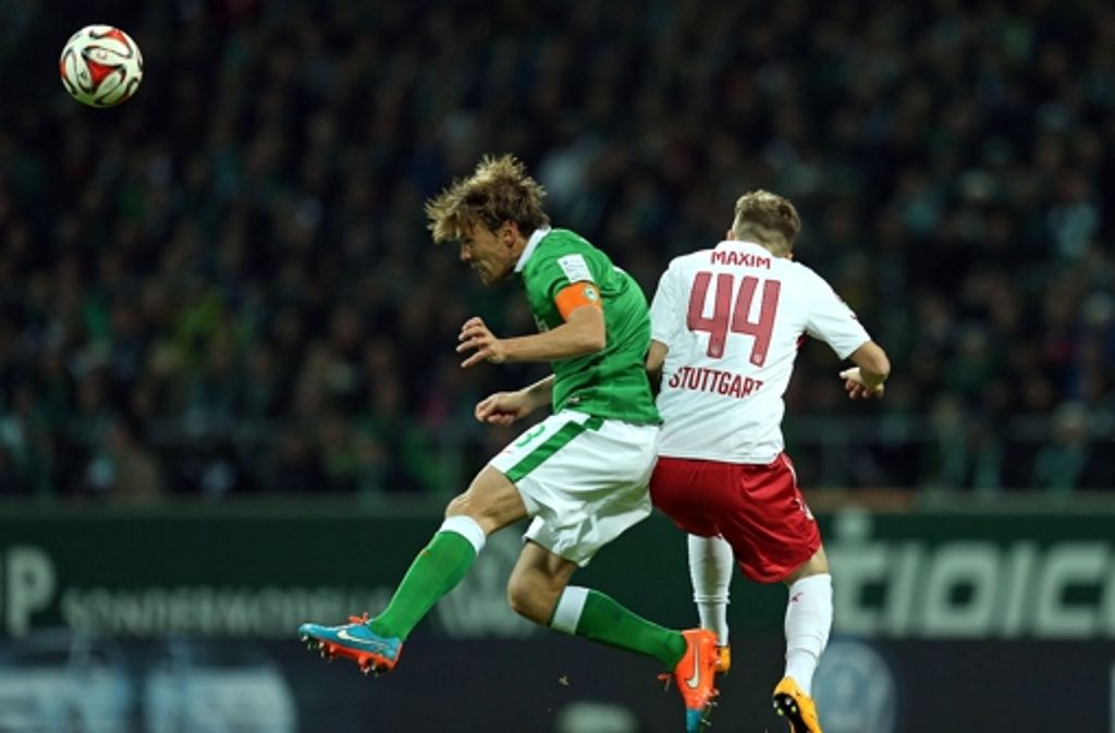 Werder Bremen ist am 12. April (17.30 Uhr) zu Gast beim VfB. In der Hinrunde musste der VfB eine 0:2-(0:1)-Niederlage einstecken. Auf dem Bild: Clemens Werner (Werder) und Alexandru Maxim (VfB).