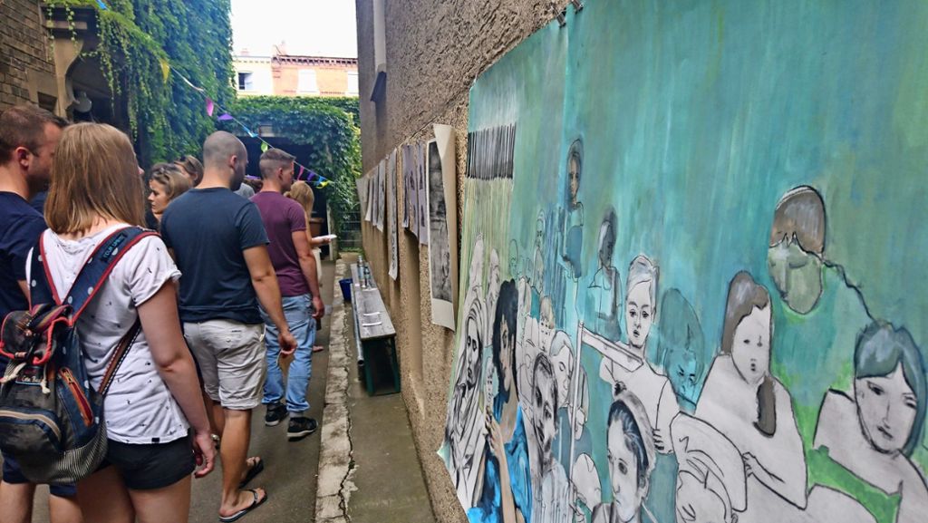 Straßenfest im Westen: Künstlerkollektiv  landet mit  Ufo im Hinterhof