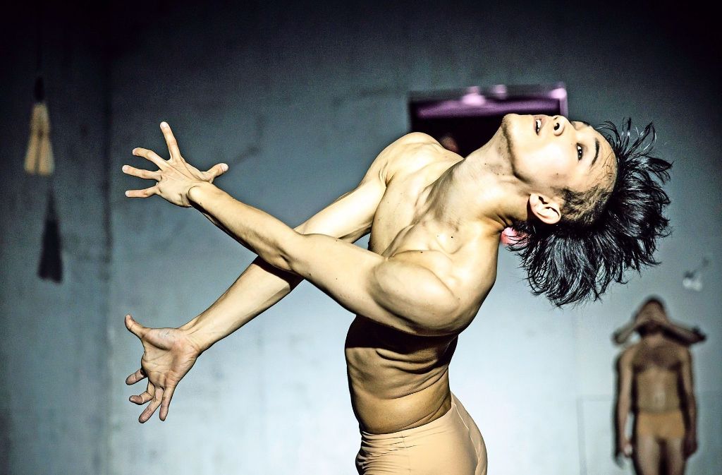 In einer Ausstellung der Stuttgarter Staatsgalerie erforscht: In „Bacon“ zeigt Nanine Linning, wie Kunst den Tanz beeinflussen kann.